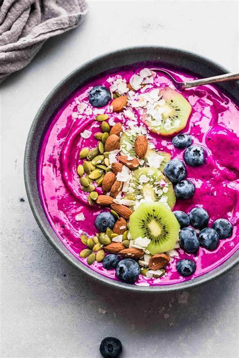 Dragon Fruit Smoothie Bowl Recipe (Pitaya Bowls)