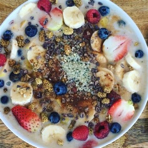Yovana Mendoza on Instagram: “RAW Vegan Cereal with BANANA MILK for BREAKFAST after the gym ...