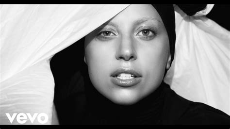 Lady Gaga - Applause Lyrics And Videos