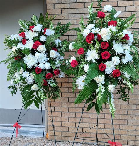 Red White Funeral Flowers : Red And White Rose Casket Spray Red And White Rose Coffin Spray ...