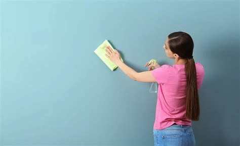 How to Clean Your Interior Walls Before Painting