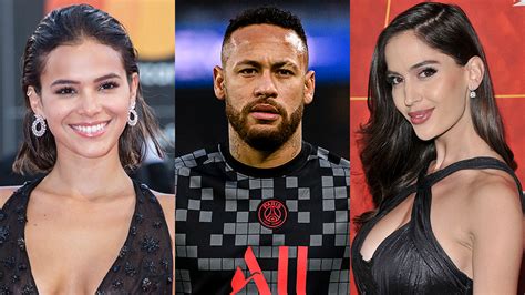 Neymar Girlfriend 2022: Who Is He Dating Now After Natalia Barulich? | StyleCaster