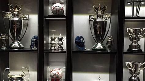 Chelsea’s John Terry posts image of his trophy cabinet - Eurosport