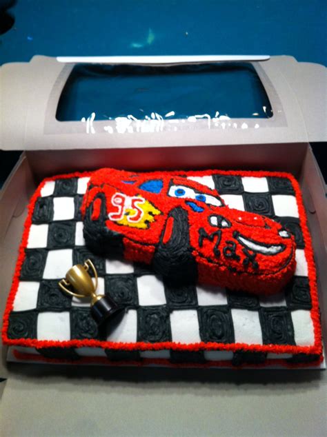 Lightning McQueen Cars cake | Mcqueen car cake, Car cake, Cake