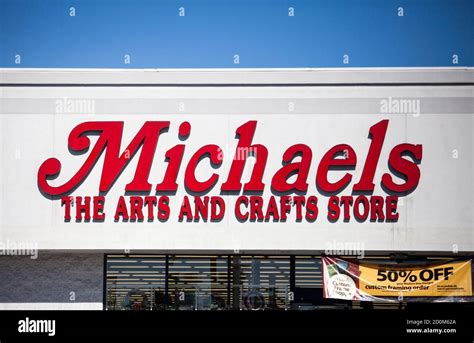 Michaels Arts And Crafts High Resolution Stock Photography and Images ...