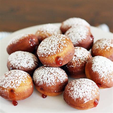 #Hanukkah Sufganiyot {Jelly Doughnuts} Hannukah Desserts, Hannukah Recipes, Jewish Recipes ...