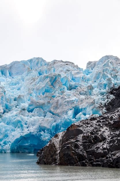 Free Photo | Vertical shot of glaciers in the patagonia region in chile