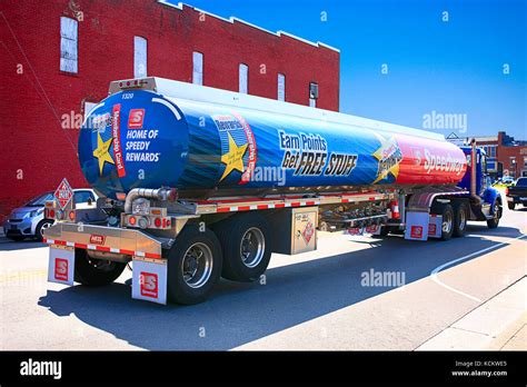 Speedway gasoline tanker on it's way to a delivery in Lebanon TN, USA Stock Photo: 162706269 - Alamy