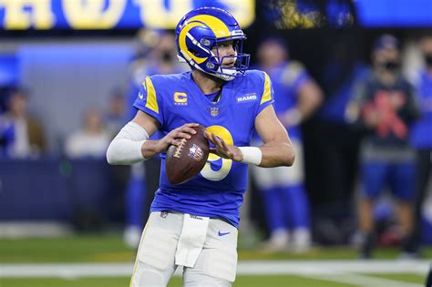 Rams' Matthew Stafford Becomes Fastest QB in NFL History to Throw for ...