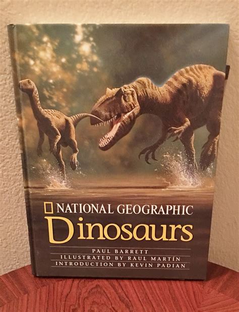 New NATIONAL GEOGRAPHIC DINOSAURS Hard Cover Coffee Table Book Illustrated GIFT