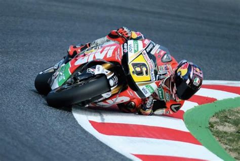 Moto GP extreme lean angle - Google Search | Racing bikes, Bike racers ...