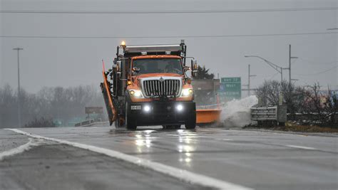 Thousands of Lansing area residents without power after winter storm