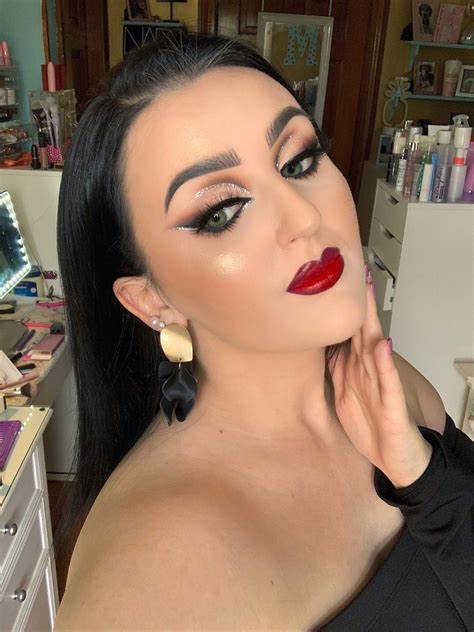 TikTok Makeup Artist Mikayla Nogueira DGAF. That's Why You Love Her ...