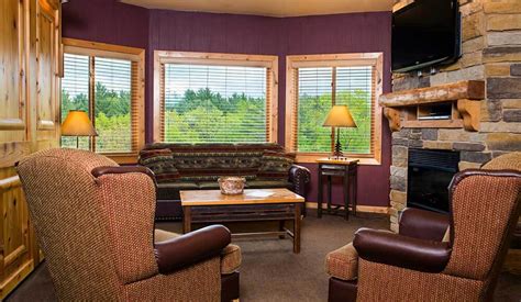 3 Bedroom Premier | Glacier Canyon Lodge Wisconsin Dells