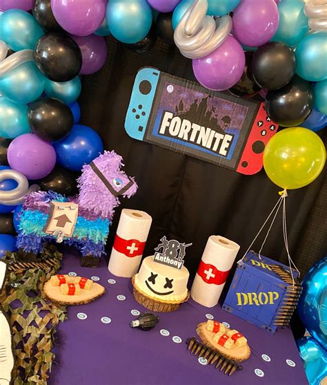 Fortnite cake table | Surprise 50th birthday party, Fiesta birthday ...