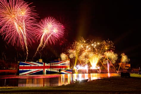 Bonfire Night: London fireworks displays