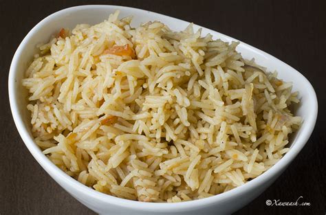 Easy Rice Pilaf (Bariis Maraq Fudud) أرز بيلاف سهل | Xawaash.com