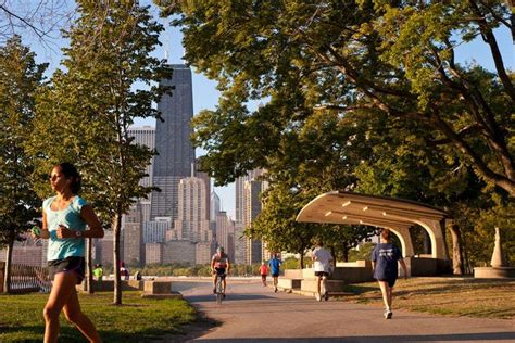 Chicago Lakefront Trail is one of the very best things to do in Chicago