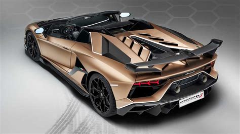 Lamborghini Aventador SVJ Roadster, aria di tempesta