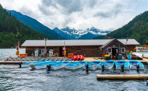 Ross Lake Resort: Floating Lakefront Paradise - Fun Life Crisis