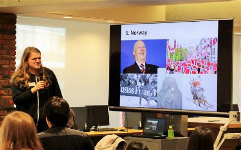 Rikkyo University students hold discussions with the students and teachers from Norway’s Namdals ...