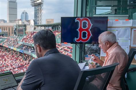 Meet the newest baseball hall-of-famer: Red Sox announcer Joe ...