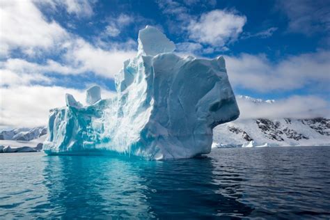 One of the largest icebergs ever recorded breaks off Antarctica | Adventure.com