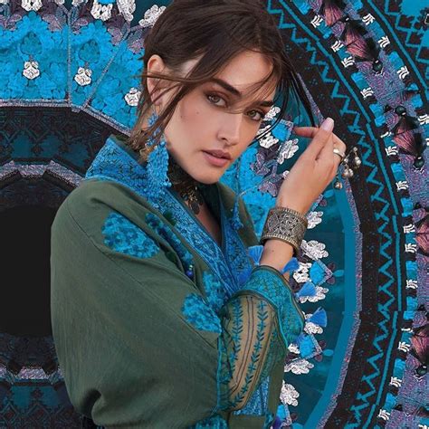 Esra Bilgic looks gorgeous in new Khaadi shoot - INCPak