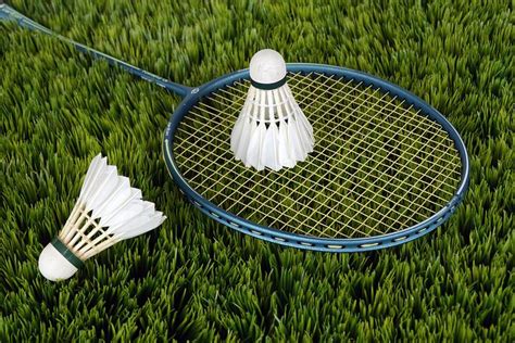 100+ Free Badminton & Shuttlecock Images