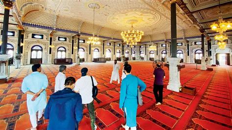 Mumbai: Juma Masjid tries to bridge gap between communities