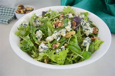 Walnut & Blue Cheese Salad - Divalicious Recipes