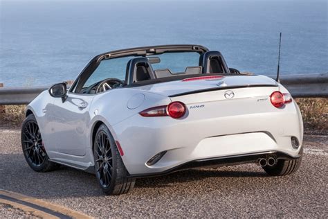 2016 Mazda MX-5 Miata Pictures - 55 Photos | Edmunds