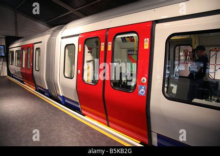 New London Tube trains from 2010 will have walk through bendy sections like buses and aircon ...