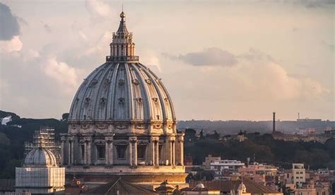 St Peter's Dome in Rome: Architecture & Climbing Experience