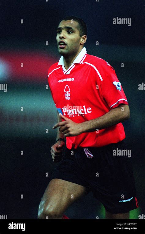 PIERRE VAN HOOIJDONK NOTTINGHAM FOREST FC 14 December 1998 Stock Photo ...