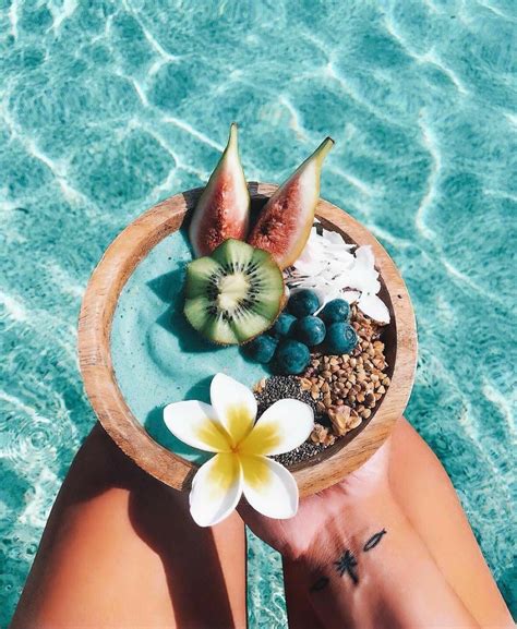 Summer food beach / luxury / rich | Aesthetic food, Smoothie bowl, Food