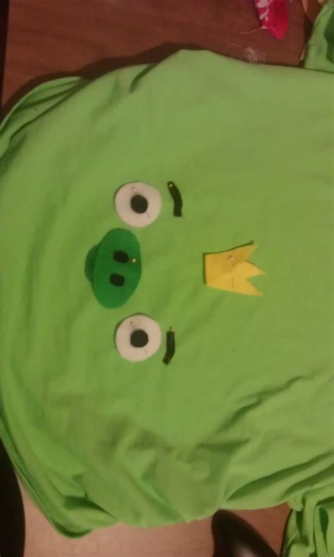 Crafting Gone Crazy: Maternity Angry Birds Pig Costume!