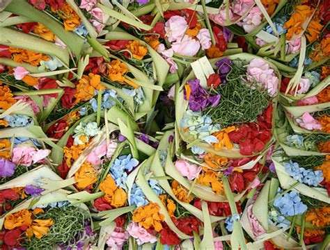 Canang Sari - Daily Balinese hindus offerings