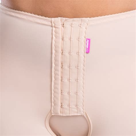 Lipoedema compression garments - Lipoelastic.com