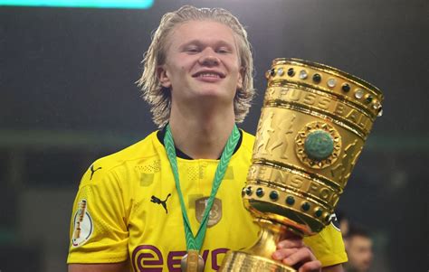 Borussia Dortmund holding talks with Erling Haaland as Barcelona ...