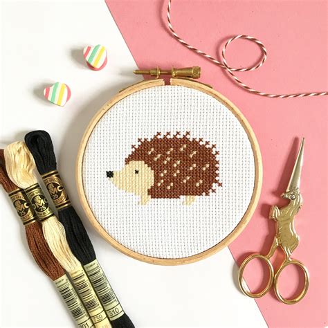 Hedgehog Cross Stitch Kit for Beginners - Hannah Hand Makes