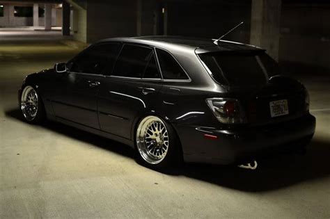 Lexus IS300 Sportcross | JDMEURO.com