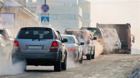 Govt takes action against large-scale smoke-emitting vehicles