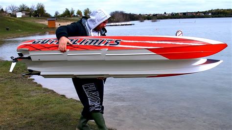 GIGANTIC POWERFUL RC POWERBOAT SPEEDBOAT HPR-233 130 KMH BRUTAL SPEED ...