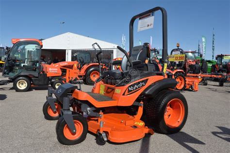 Kubota ZD1211 Diesel Zero-turn Mower Vehicle Editorial Image - Image of japan, digger: 244674395