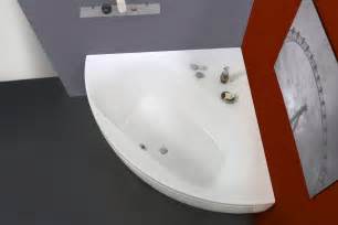 Aquatica Olivia-Wht Small Corner Acrylic Bathtub