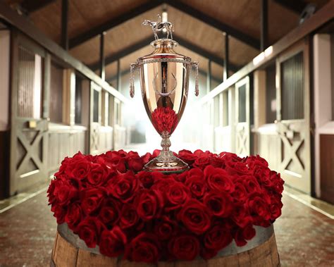 Kentucky Derby Trophy - Shoot - Roses - 041621-003-1 - The Pressbox