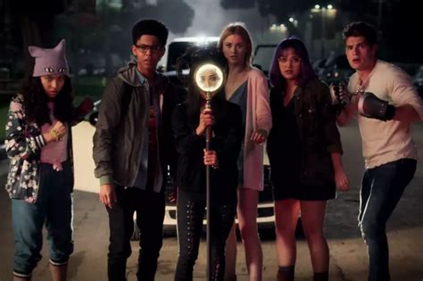 Marvel's Hulu 'Runaways' Fight Their Pride in First Full Trailer