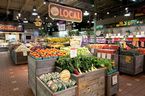 farmers food market display ideas - Поиск в Google | Whole foods market ...