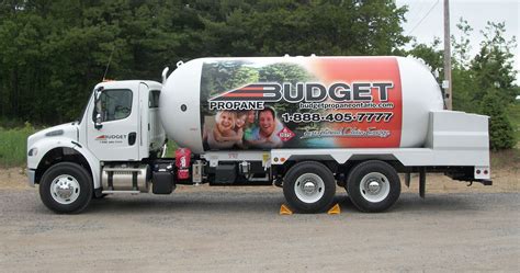 www.budgetpropaneontario.com Propane Bobtail Truck | Propane, Trucks ...